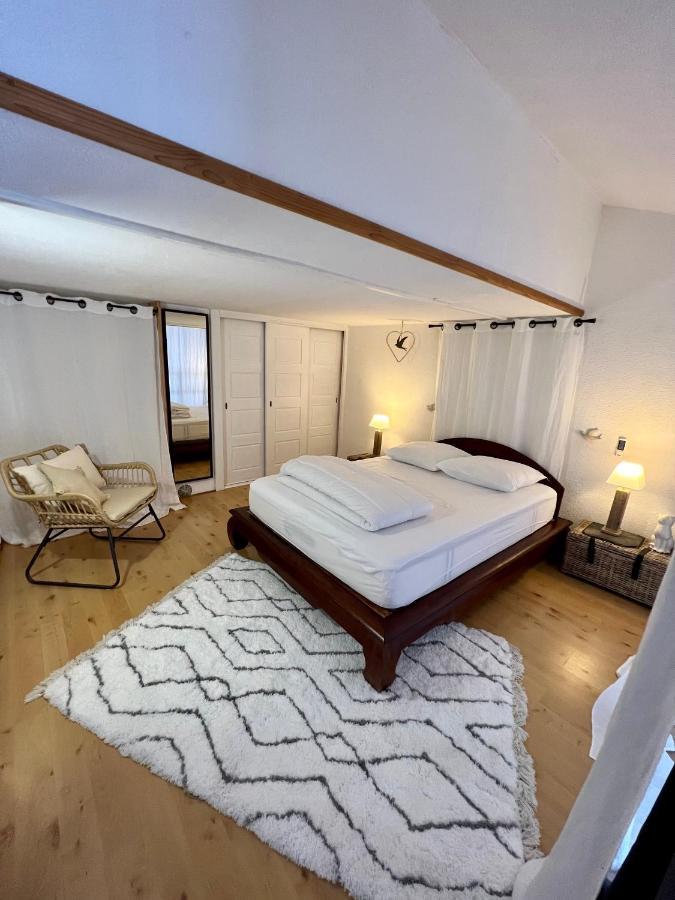 Le Pitay'Appartement Saint-Gilles Les Bains Exterior photo